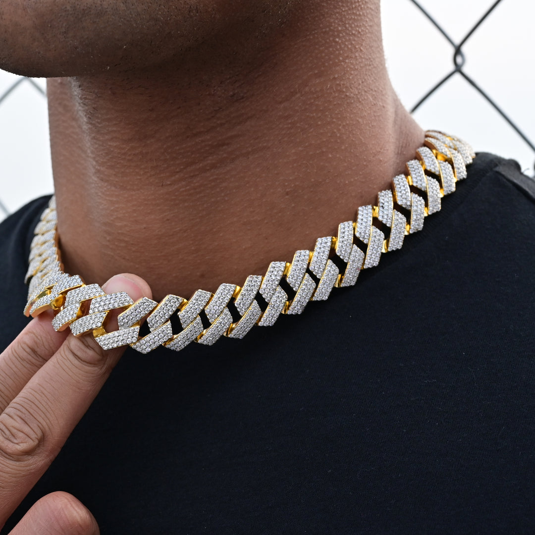 Diamond Prong Link Necklace (18mm) in Yellow Gold